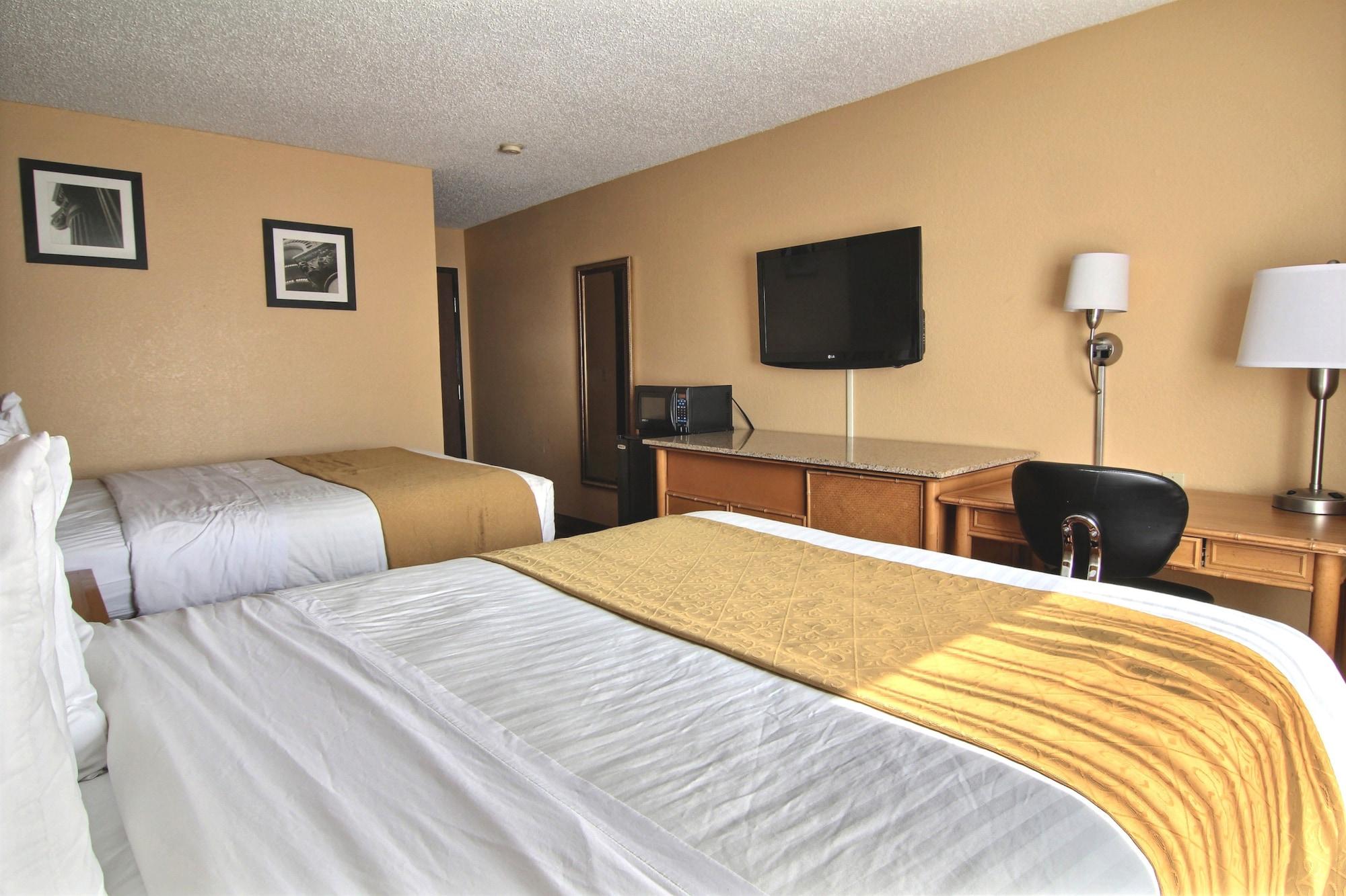 Quality Inn Hall Of Fame Canton Exterior photo