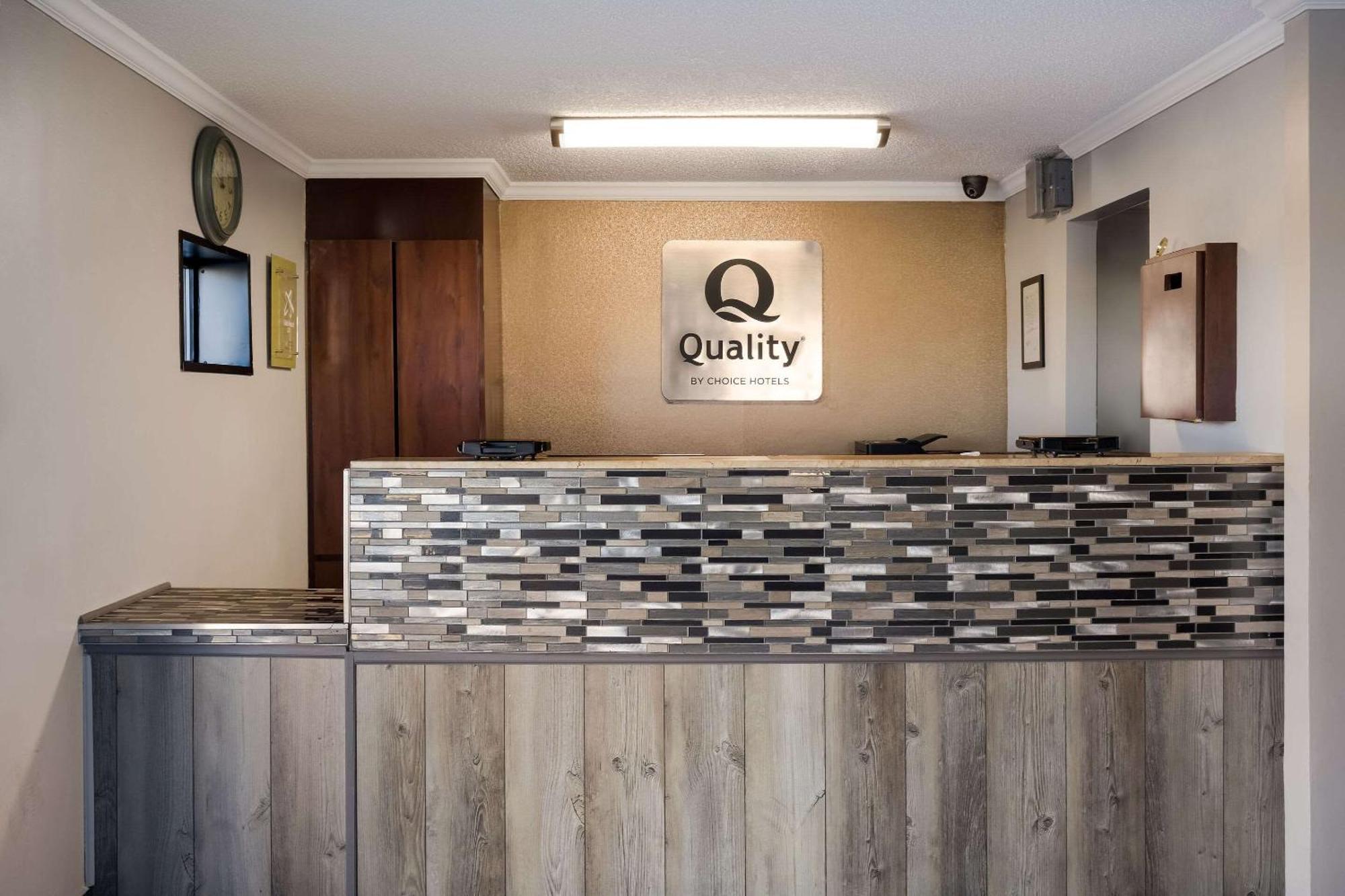 Quality Inn Hall Of Fame Canton Exterior photo